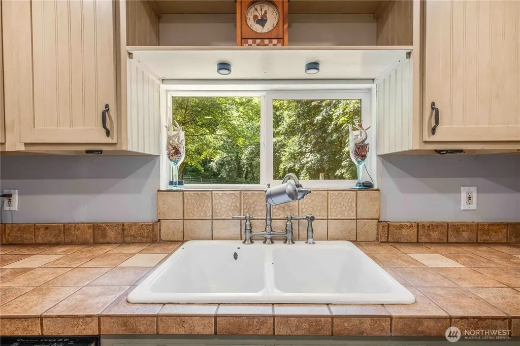 180 Dewatto Road W Seabeck WA 98380