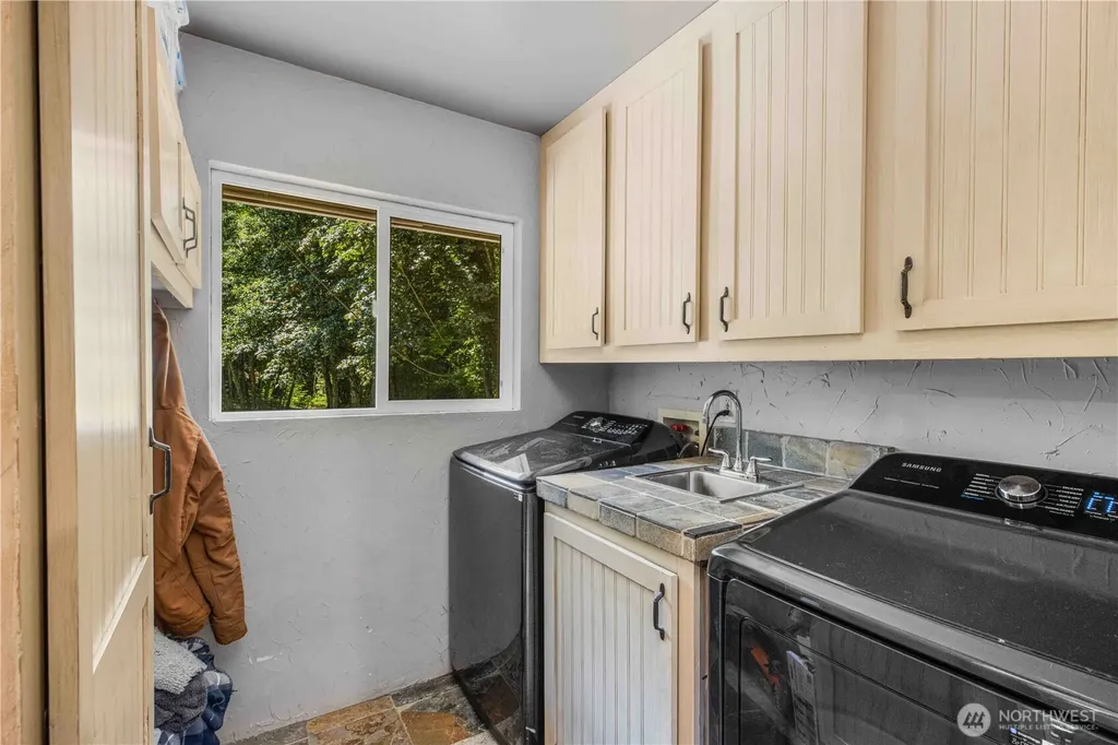 180 Dewatto Road W Seabeck WA 98380