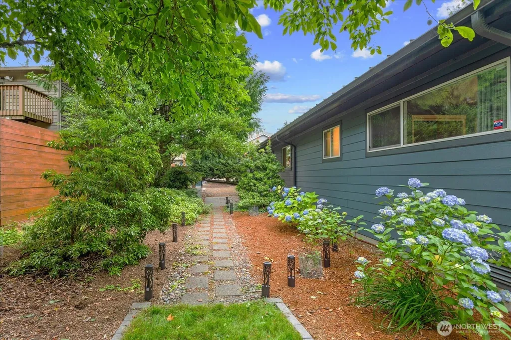 19405 58th Avenue NE Kenmore WA 98028