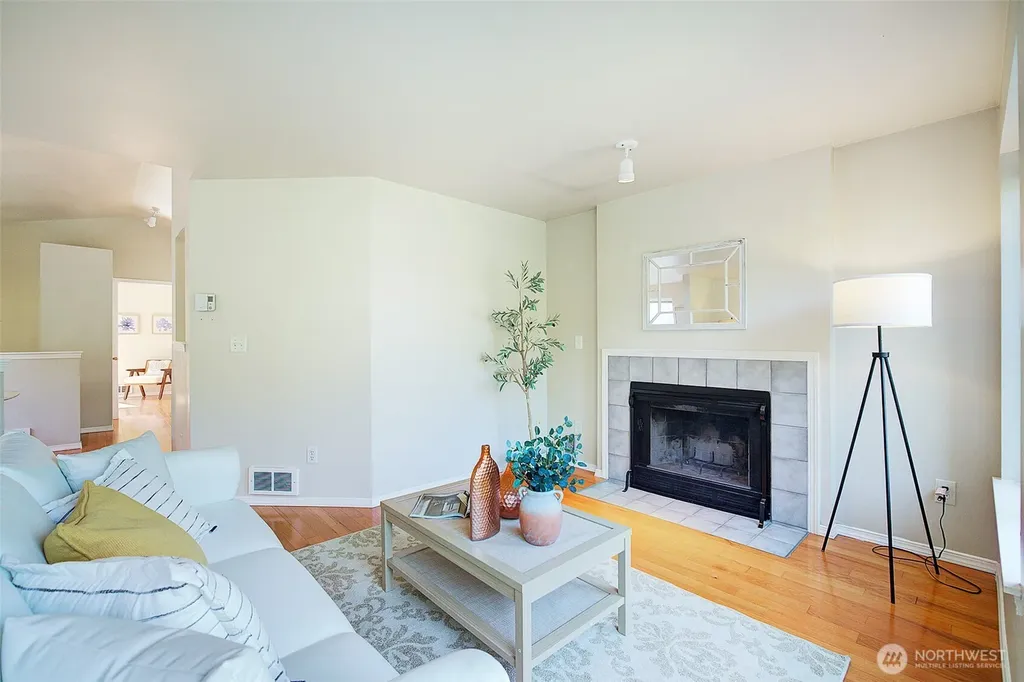 9225 Fremont Avenue N Seattle WA 98103