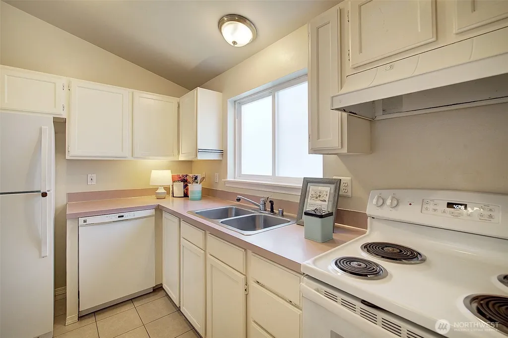 9225 Fremont Avenue N Seattle WA 98103