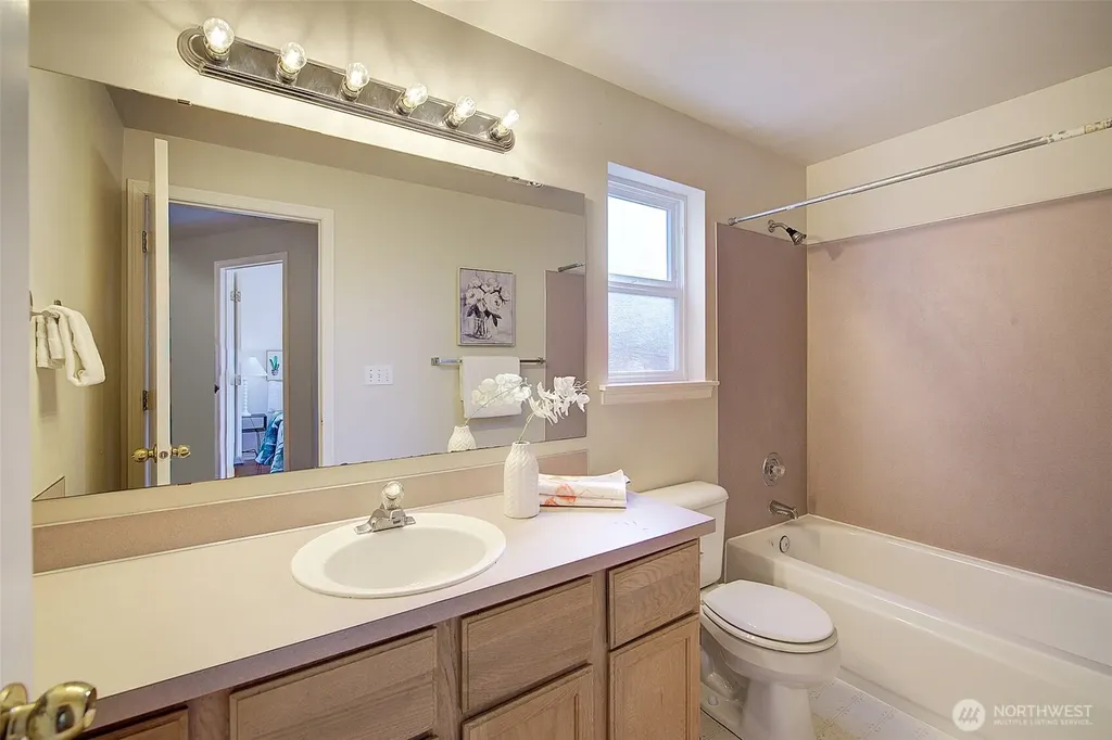 9225 Fremont Avenue N Seattle WA 98103