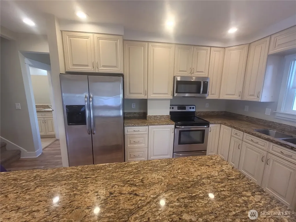5823 S Lawrence Tacoma WA 98409