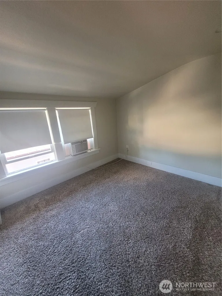 5823 S Lawrence Tacoma WA 98409