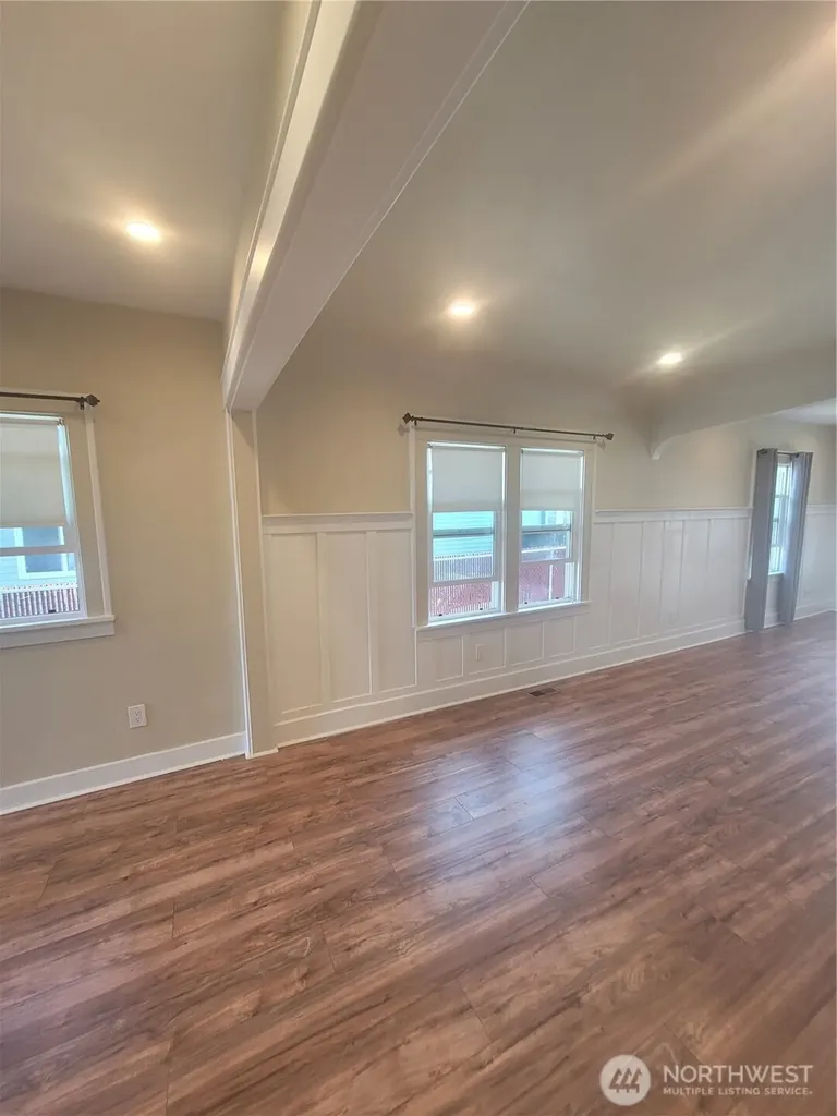 5823 S Lawrence Tacoma WA 98409
