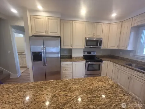 5823 S Lawrence Tacoma WA 98409