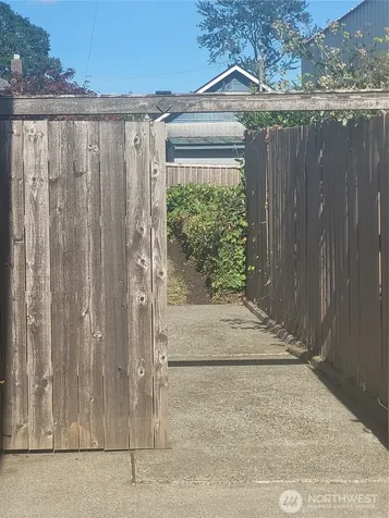 5823 S Lawrence Tacoma WA 98409