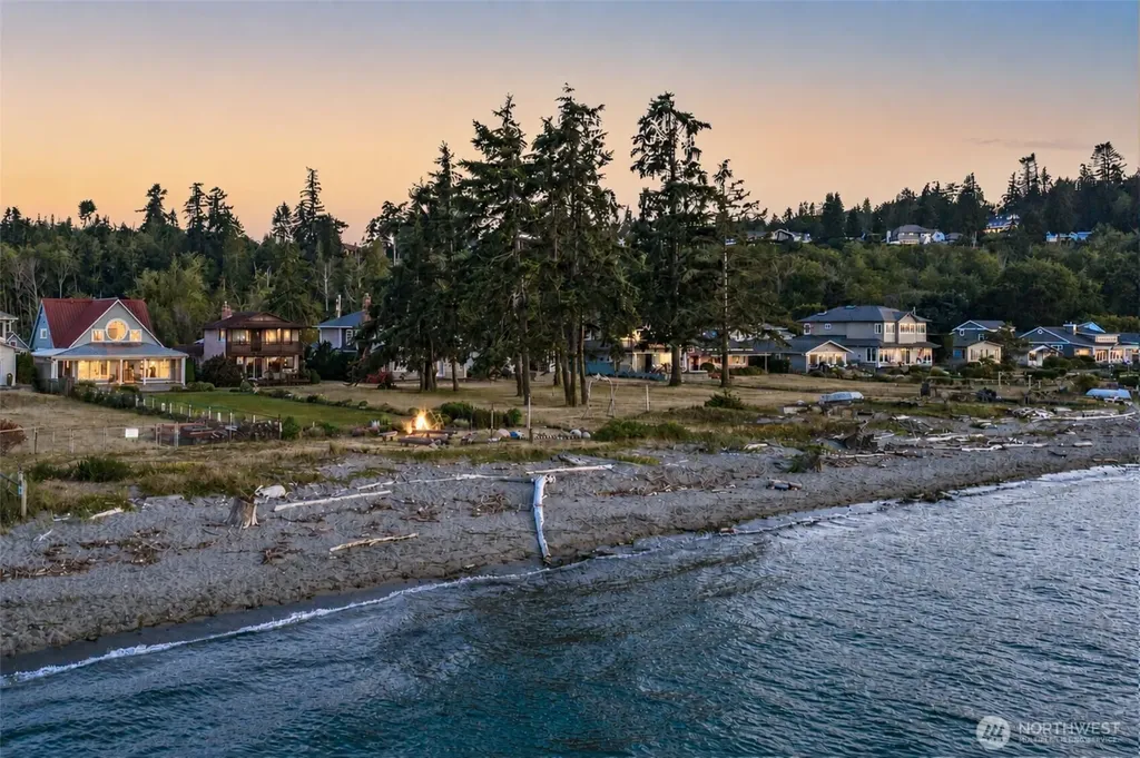 8656 NE Point No Point Road Hansville WA 98340