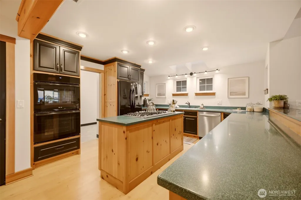 8656 NE Point No Point Road Hansville WA 98340