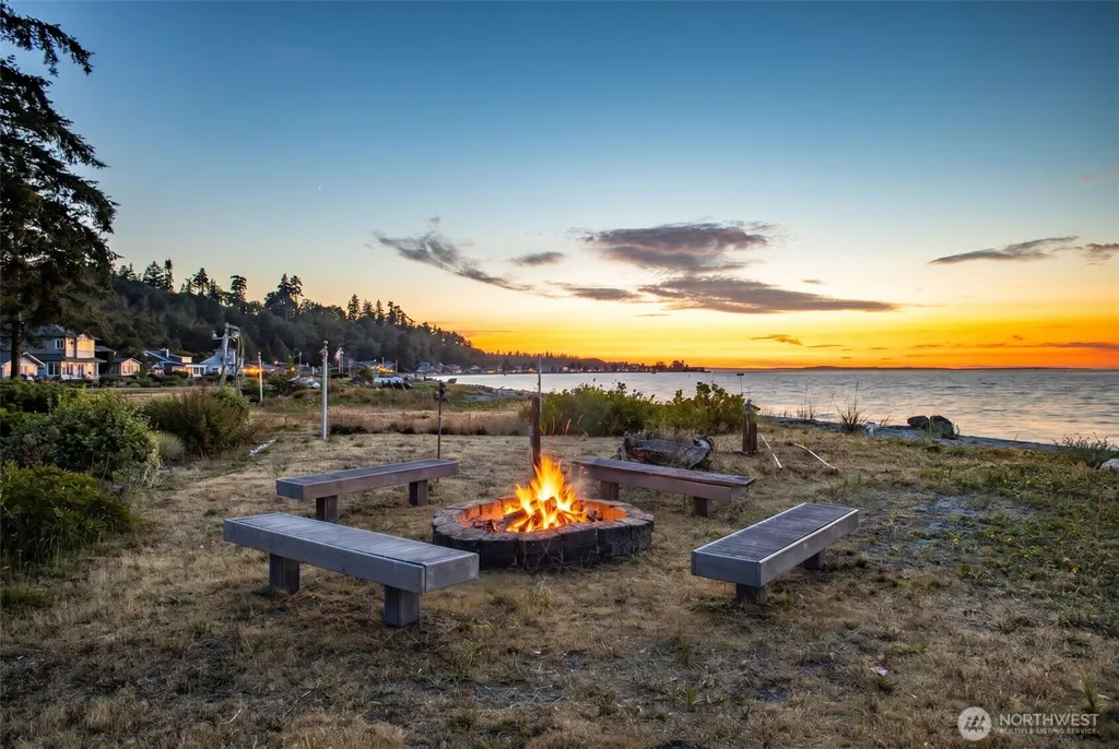 8656 NE Point No Point Road Hansville WA 98340