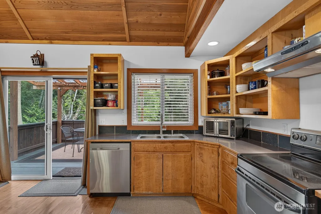 1649 Hemlock Drive Camano Island WA 98282