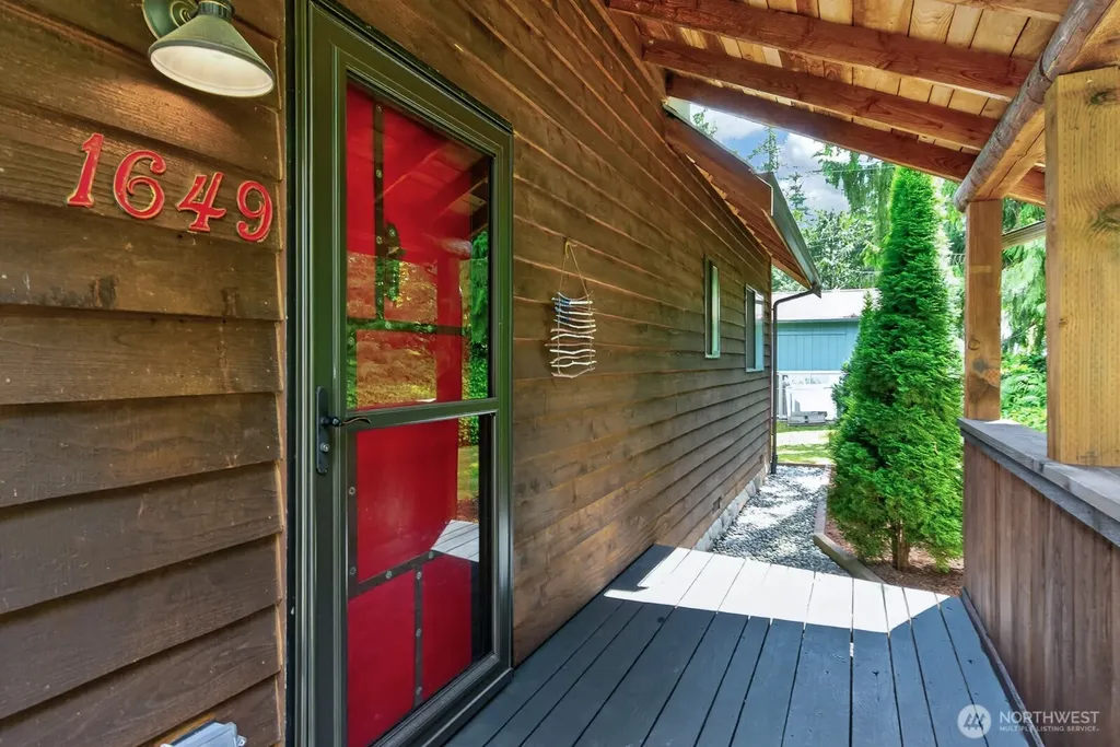 1649 Hemlock Drive Camano Island WA 98282