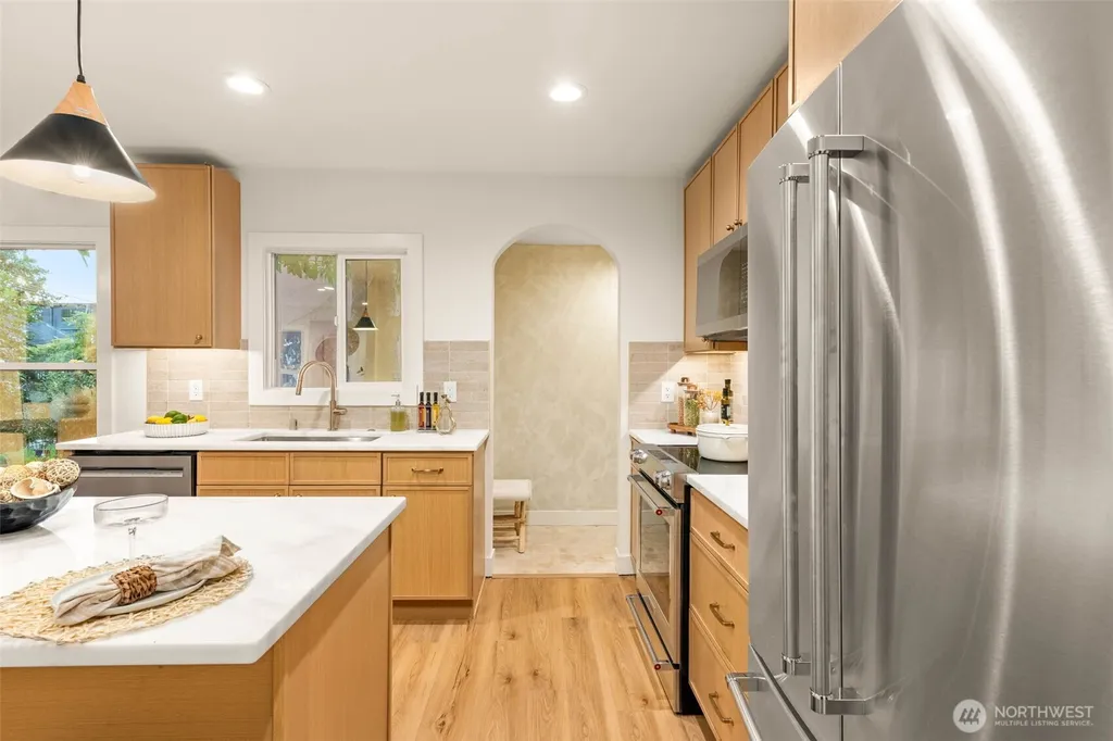 1128 N 77th Street Seattle WA 98103