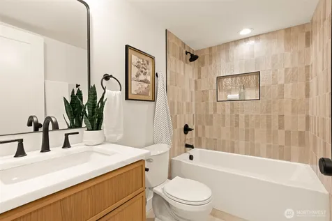 1128 N 77th Street Seattle WA 98103
