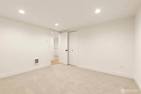 1128 N 77th Street Seattle WA 98103
