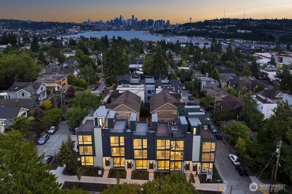 3852 Carr Place N Seattle WA 98103