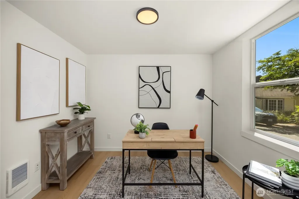 3852 Carr Place N Seattle WA 98103