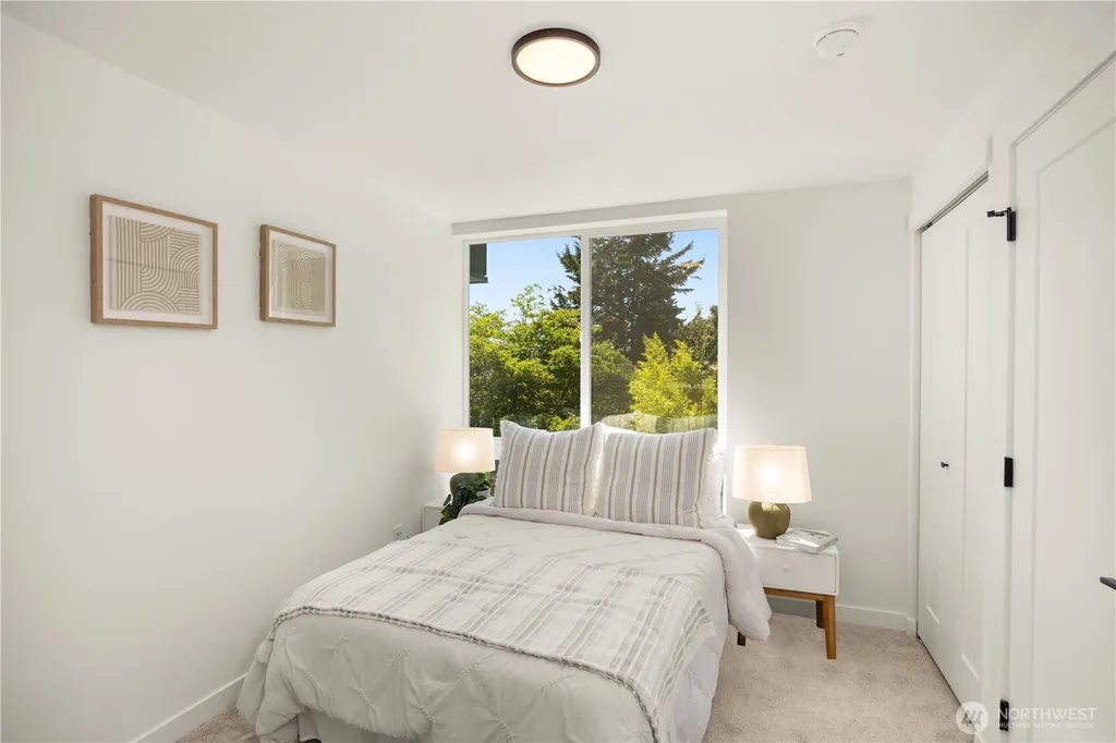 3852 Carr Place N Seattle WA 98103