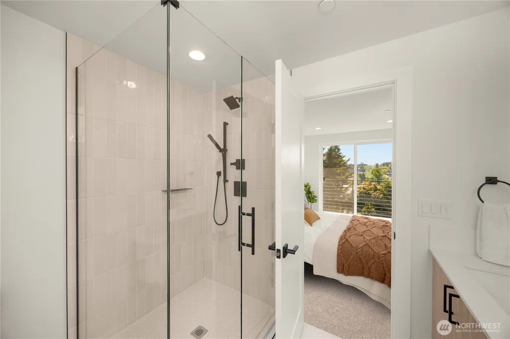 3852 Carr Place N Seattle WA 98103