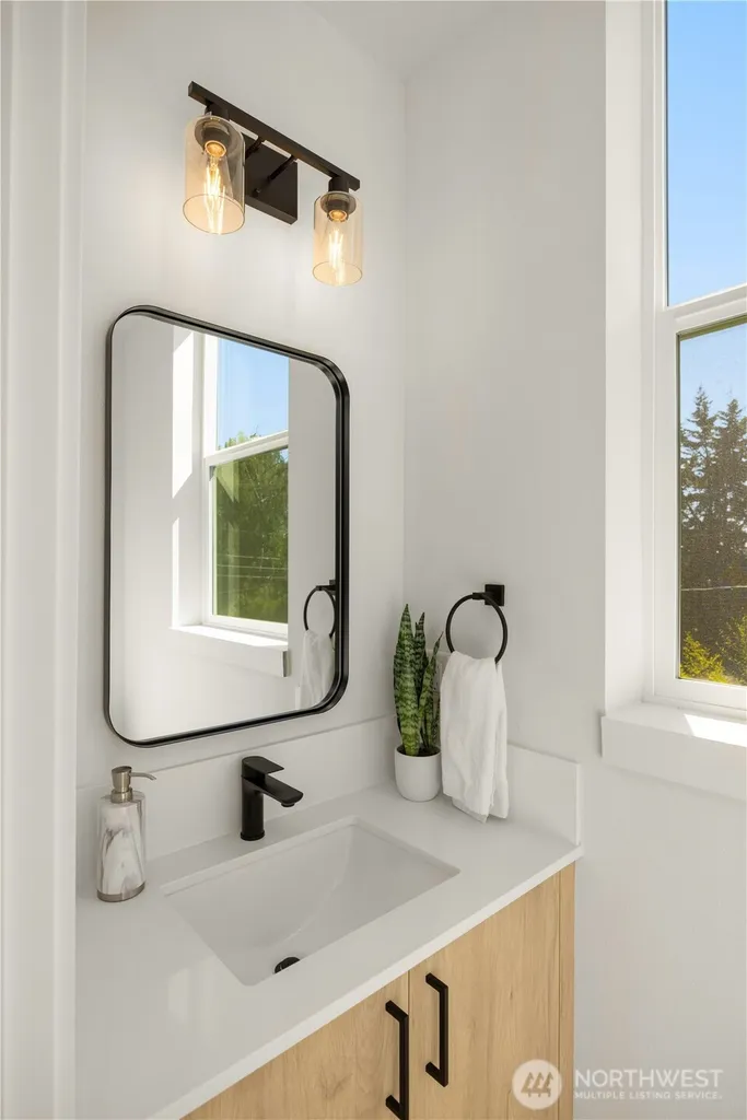 3852 Carr Place N Seattle WA 98103