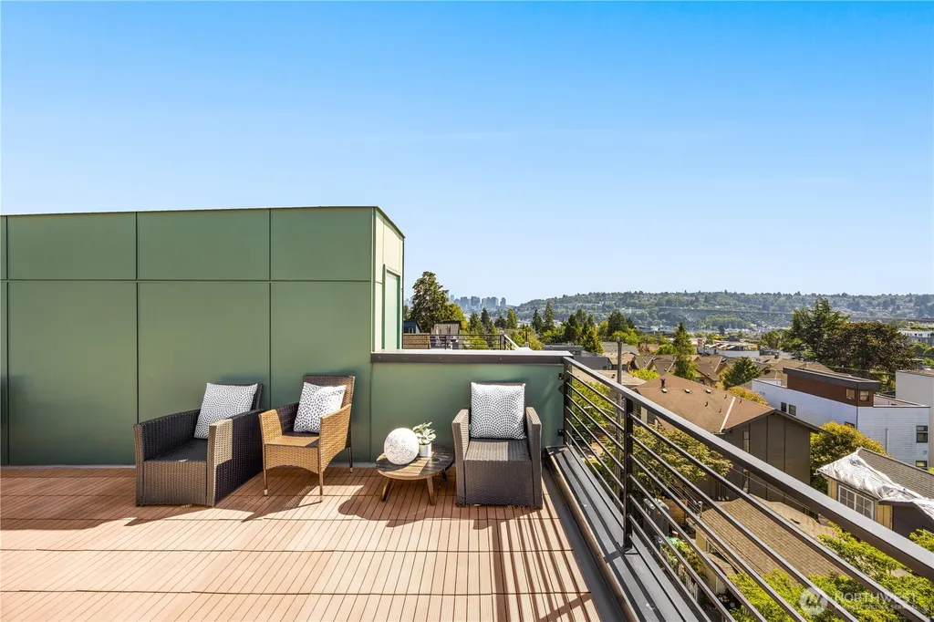 3852 Carr Place N Seattle WA 98103