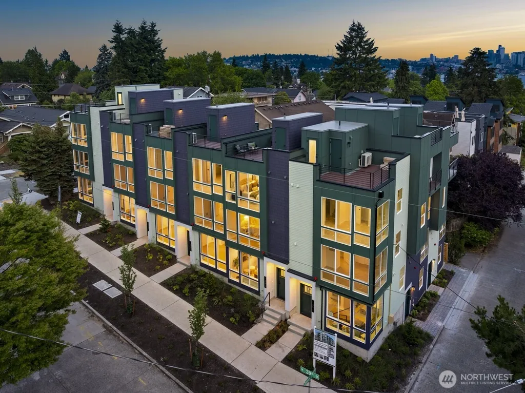 3852 Carr Place N Seattle WA 98103