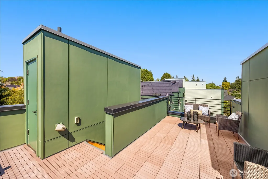 3852 Carr Place N Seattle WA 98103