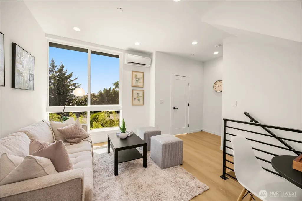3852 Carr Place N Seattle WA 98103