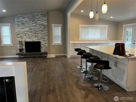 15201 221st Avenue NE Woodinville WA 98077