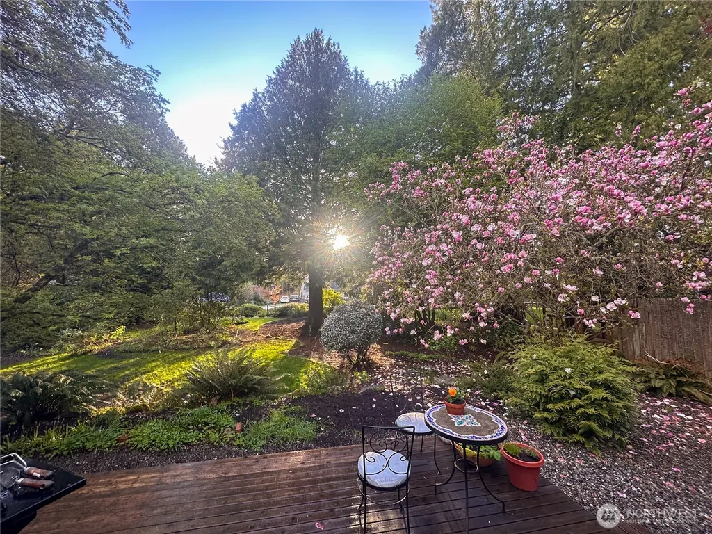 676 Park Avenue NE Bainbridge Island WA 98110