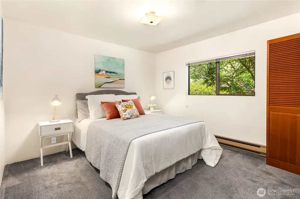 676 Park Avenue NE Bainbridge Island WA 98110