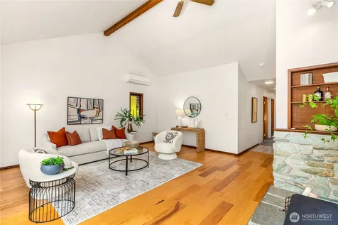 676 Park Avenue NE Bainbridge Island WA 98110