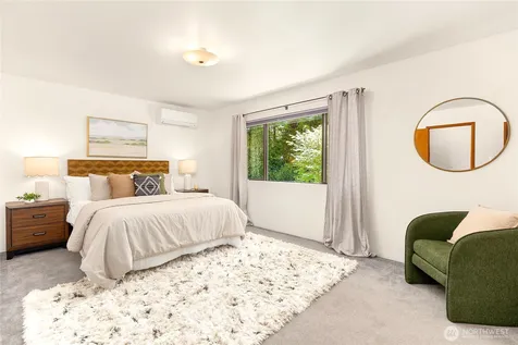 676 Park Avenue NE Bainbridge Island WA 98110
