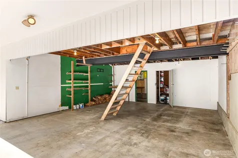 676 Park Avenue NE Bainbridge Island WA 98110