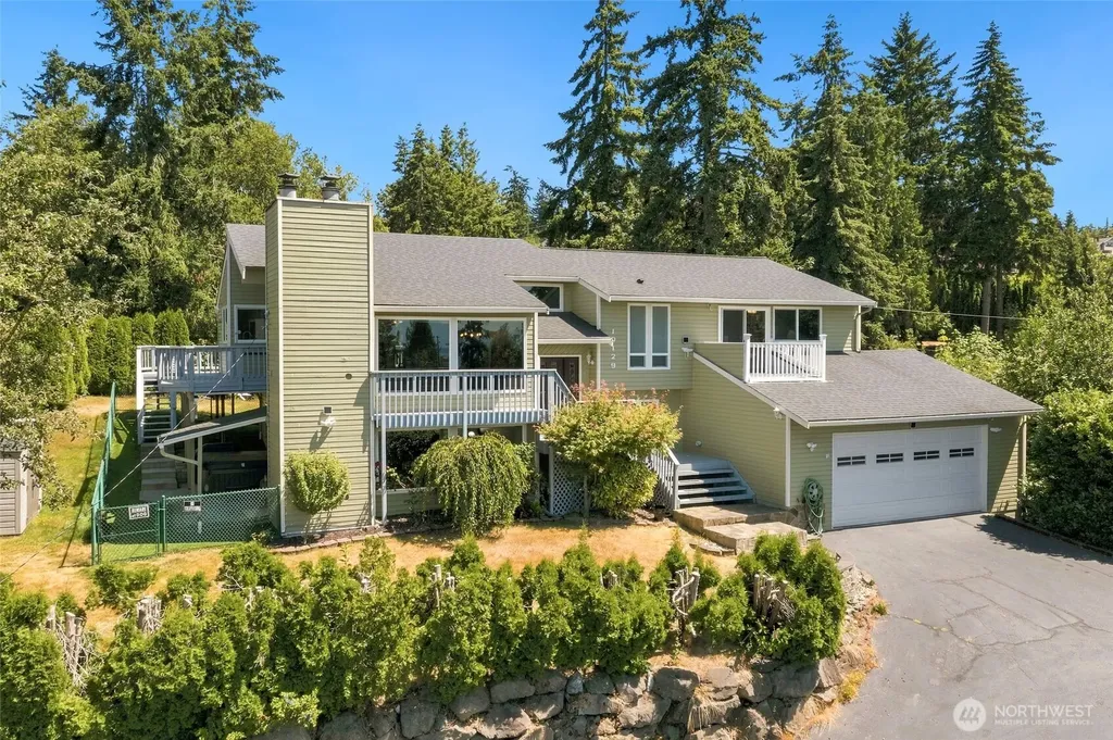 10129 63rd Place W Mukilteo WA 98275