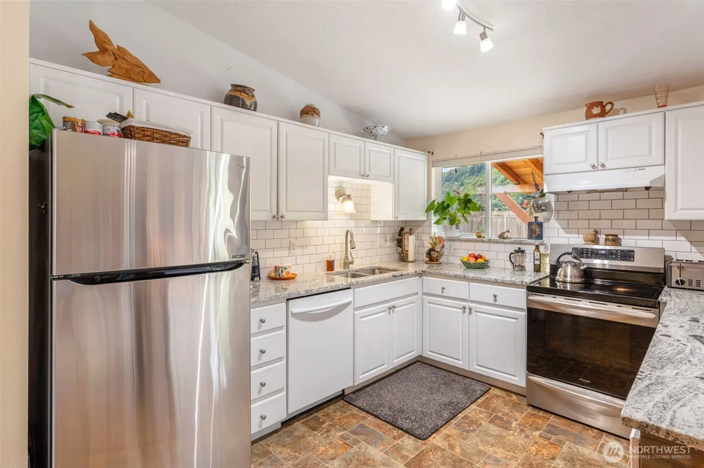 142 Charles Street Longview WA 98632