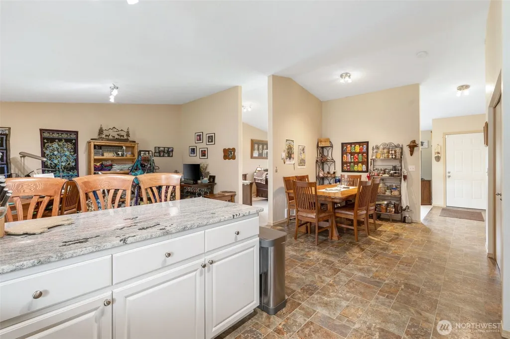 142 Charles Street Longview WA 98632