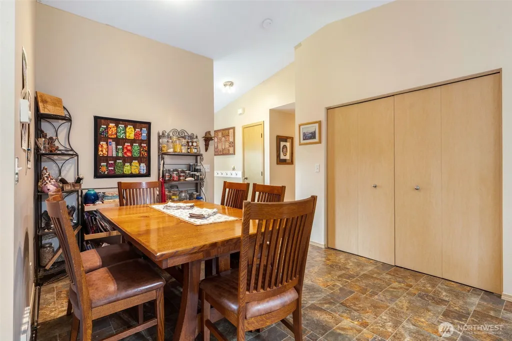 142 Charles Street Longview WA 98632