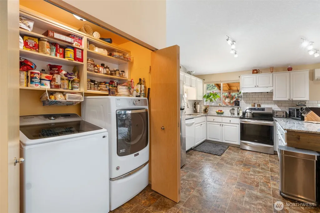 142 Charles Street Longview WA 98632