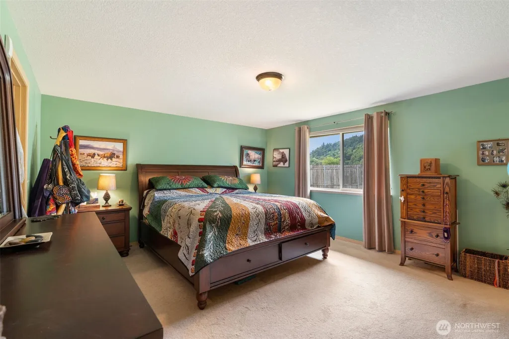 142 Charles Street Longview WA 98632