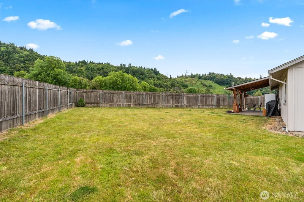 142 Charles Street Longview WA 98632