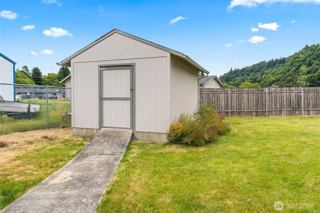 142 Charles Street Longview WA 98632