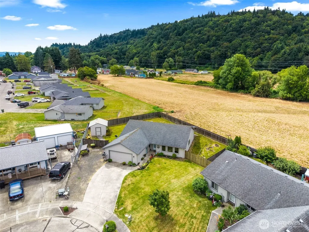 142 Charles Street Longview WA 98632