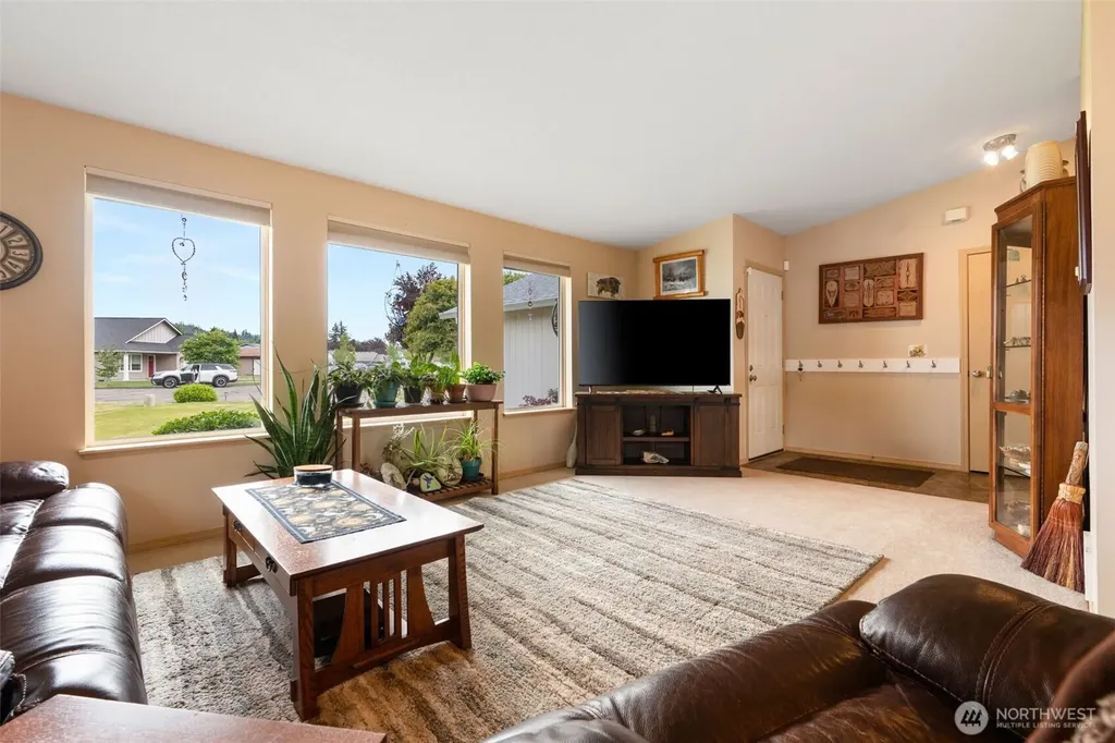 142 Charles Street Longview WA 98632