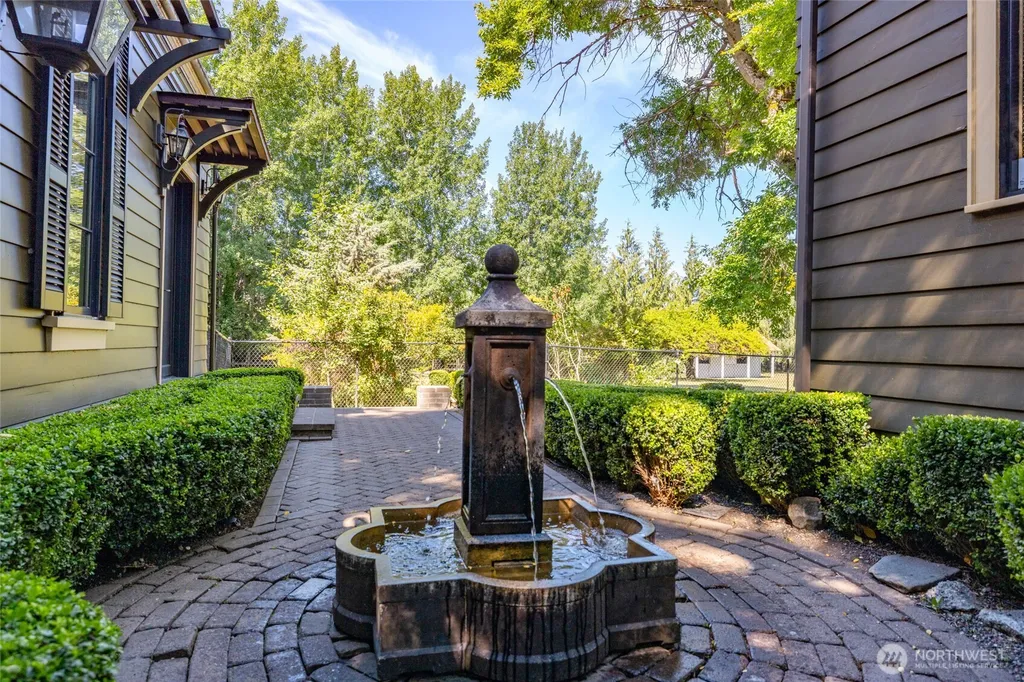 579 SE Ely Street Oak Harbor WA 98277