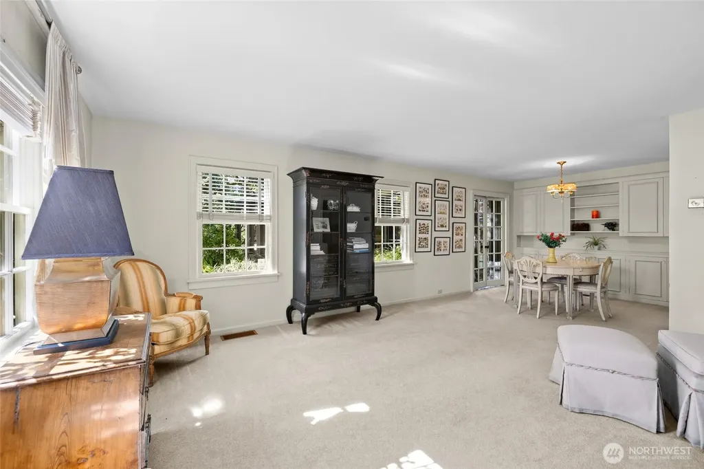 579 SE Ely Street Oak Harbor WA 98277