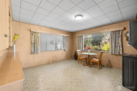 579 SE Ely Street Oak Harbor WA 98277