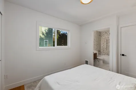 512 NW 44th Street Seattle WA 98107