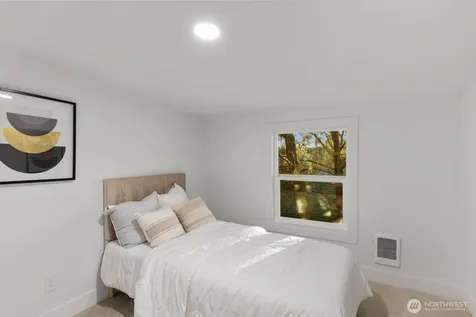 512 NW 44th Street Seattle WA 98107