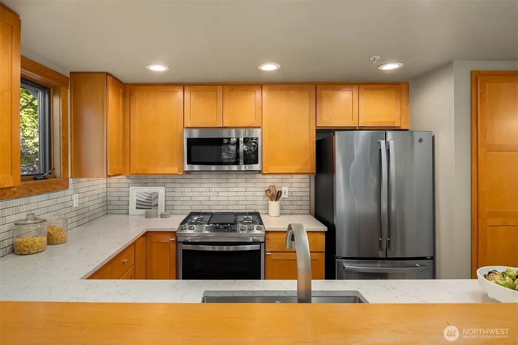 3824 Evanston Avenue N Seattle WA 98103